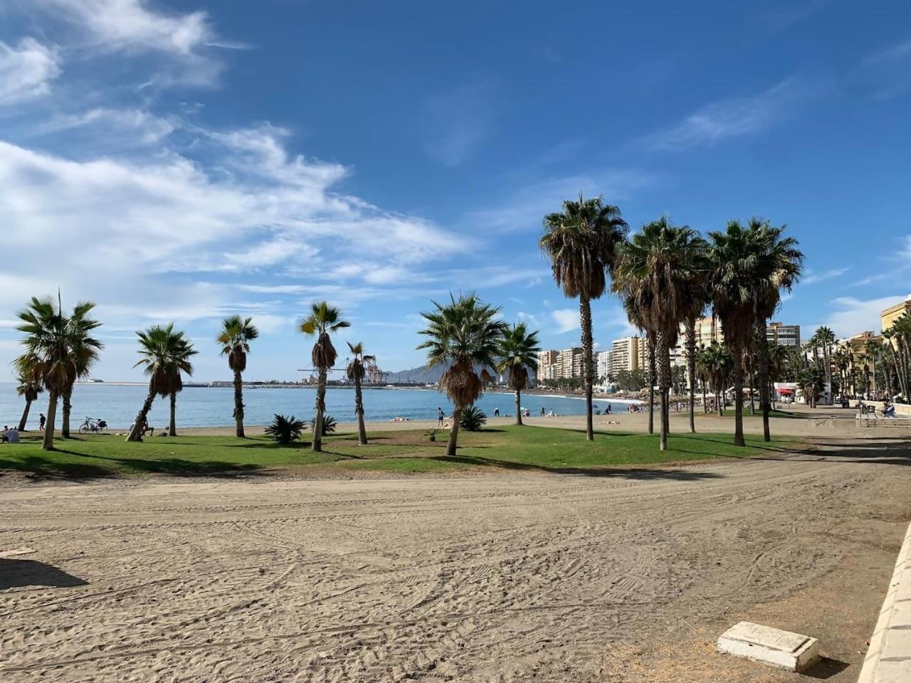 Malagueta Sol Y Playa Apartment Malaga Ngoại thất bức ảnh